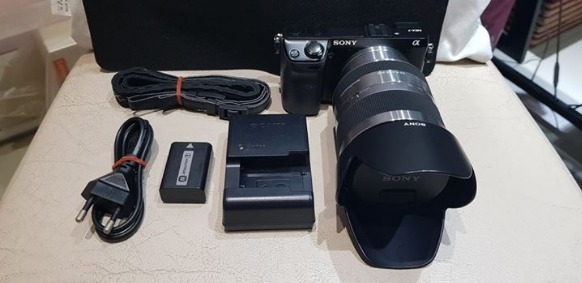Sony NEX 7 With 18 - 200mm Lens Mirrorless Digital Camera photo