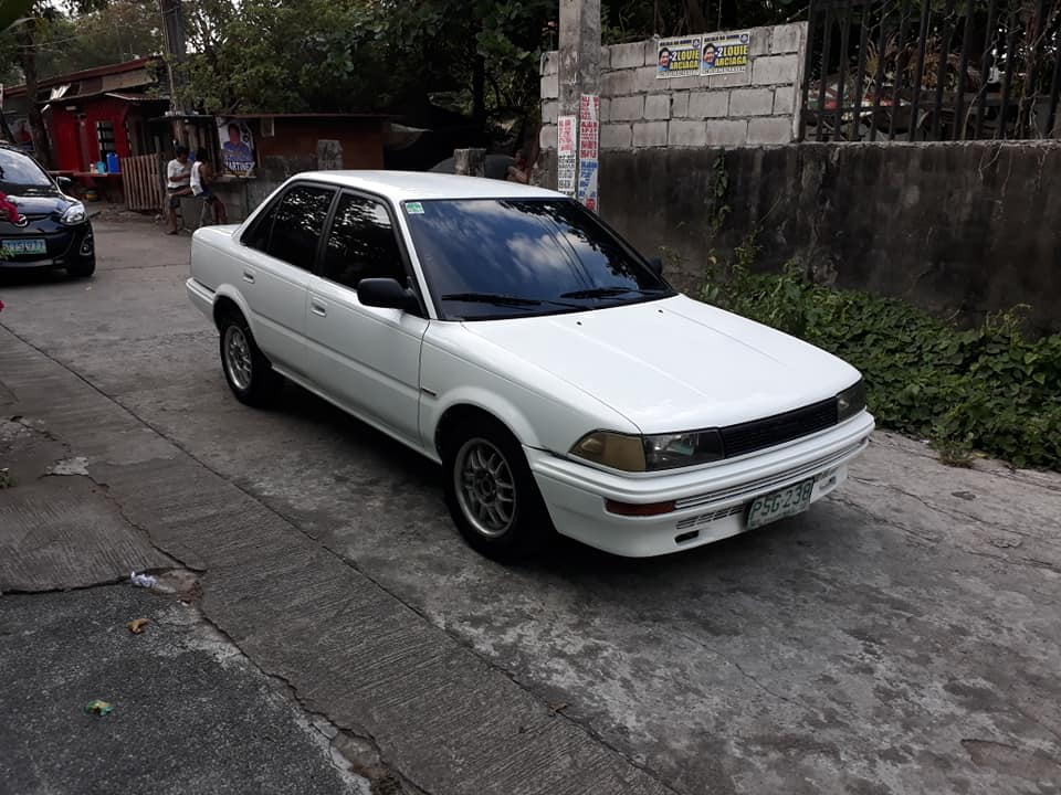 Toyota corolla XL 1990 model  photo